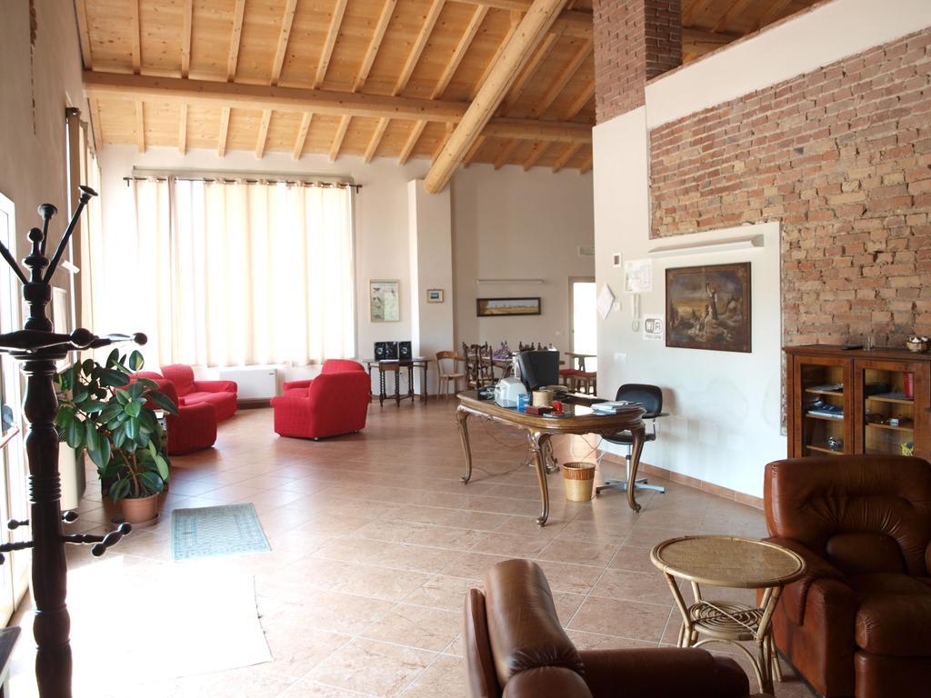 La Cascina Del Sole Hostel Rivarolo del Re ed Uniti Ngoại thất bức ảnh