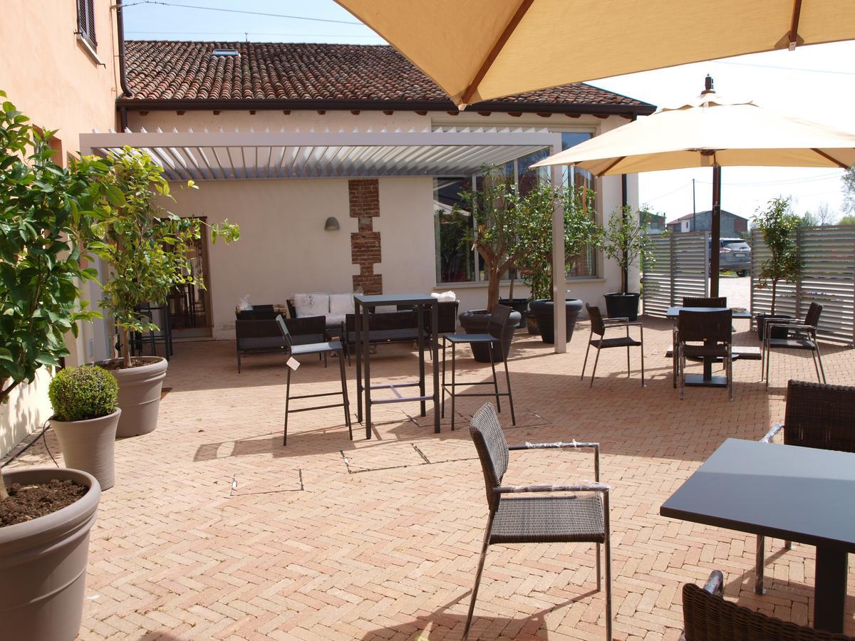 La Cascina Del Sole Hostel Rivarolo del Re ed Uniti Ngoại thất bức ảnh