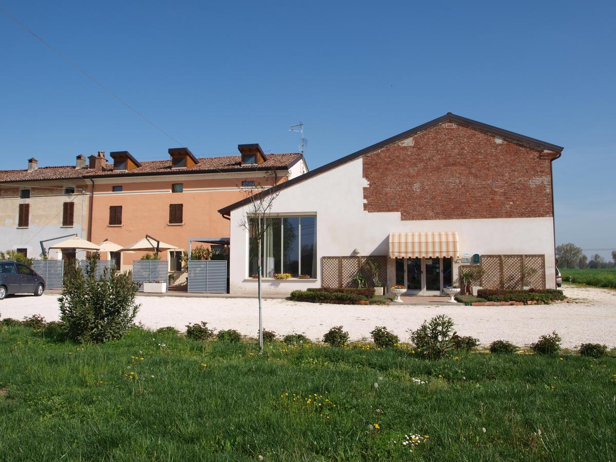 La Cascina Del Sole Hostel Rivarolo del Re ed Uniti Ngoại thất bức ảnh