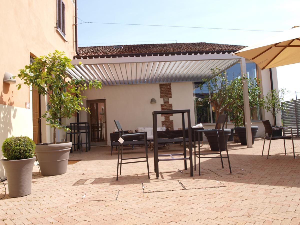 La Cascina Del Sole Hostel Rivarolo del Re ed Uniti Ngoại thất bức ảnh