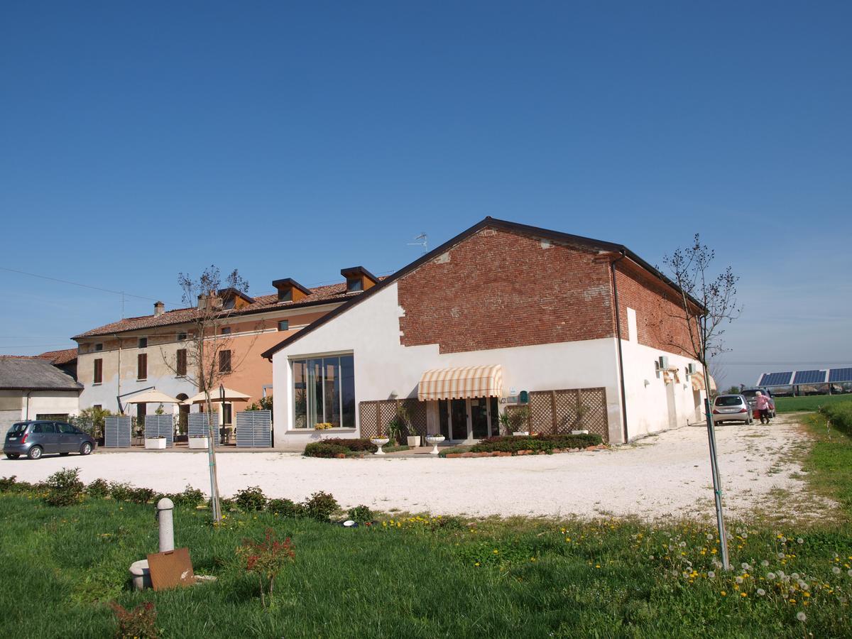 La Cascina Del Sole Hostel Rivarolo del Re ed Uniti Ngoại thất bức ảnh